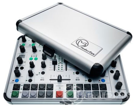 DJ-���������� Faderfox DJ44 ��� Traktor