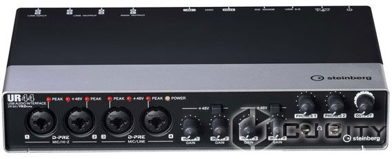 �����-��������� Steinberg UR44